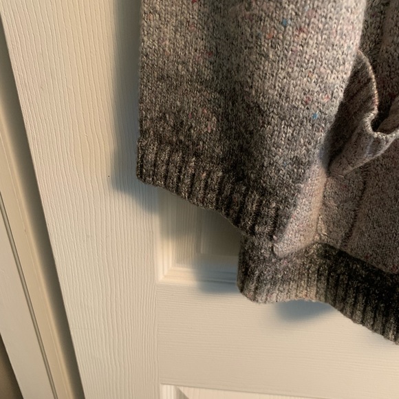 Ladies long grey sweater coat. XL. - Picture 4 of 5